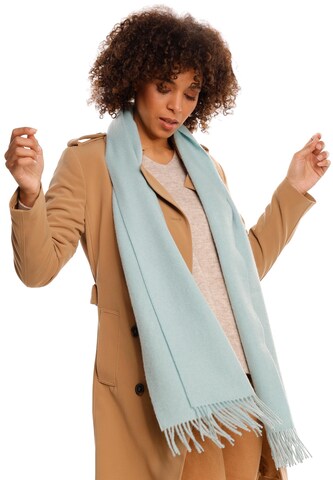 FRAAS Scarf in Green: front