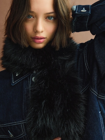 Bershka Schal in Schwarz