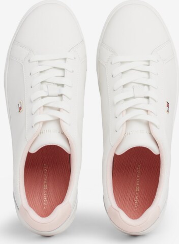 TOMMY HILFIGER Sneakers in White