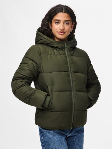 Veste d’hiver 'PCBee' PIECES en vert : devant