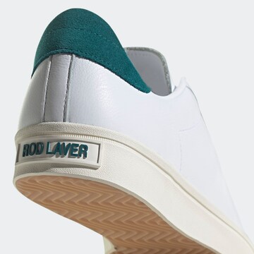 ADIDAS ORIGINALS Низкие кроссовки 'Rod Laver Vintage' в Белый