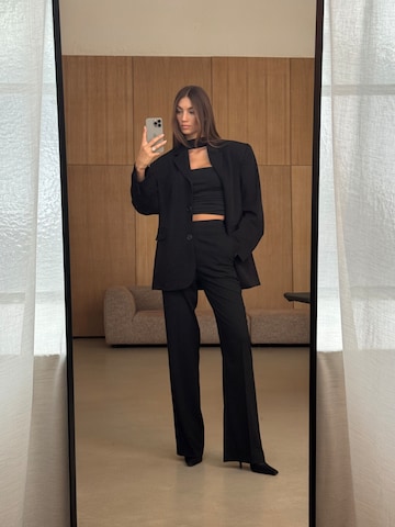 RÆRE by Lorena Rae Regular Trousers with creases 'Romina' in Black