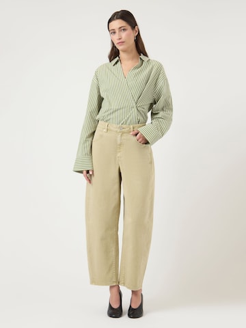 Baggy Jeans di YAS in verde