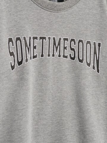 SOMETIME SOON - Sweatshirt 'Winters' em cinzento