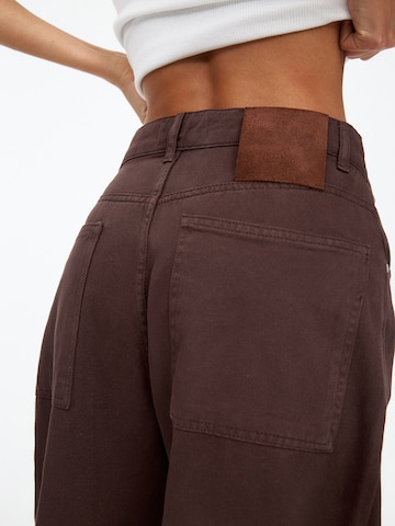 Baggy Jeans di Pull&Bear in marrone