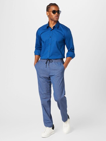 mėlyna HUGO Priglundantis modelis Marškiniai 'Elisha'