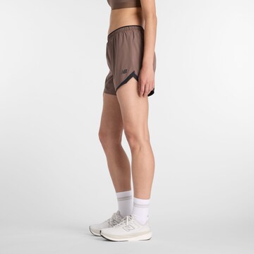 Regular Pantalon de sport 'RC Essential Short 5"' new balance en marron