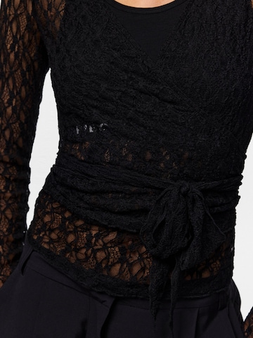 PIECES - Top 'ROYA' en negro
