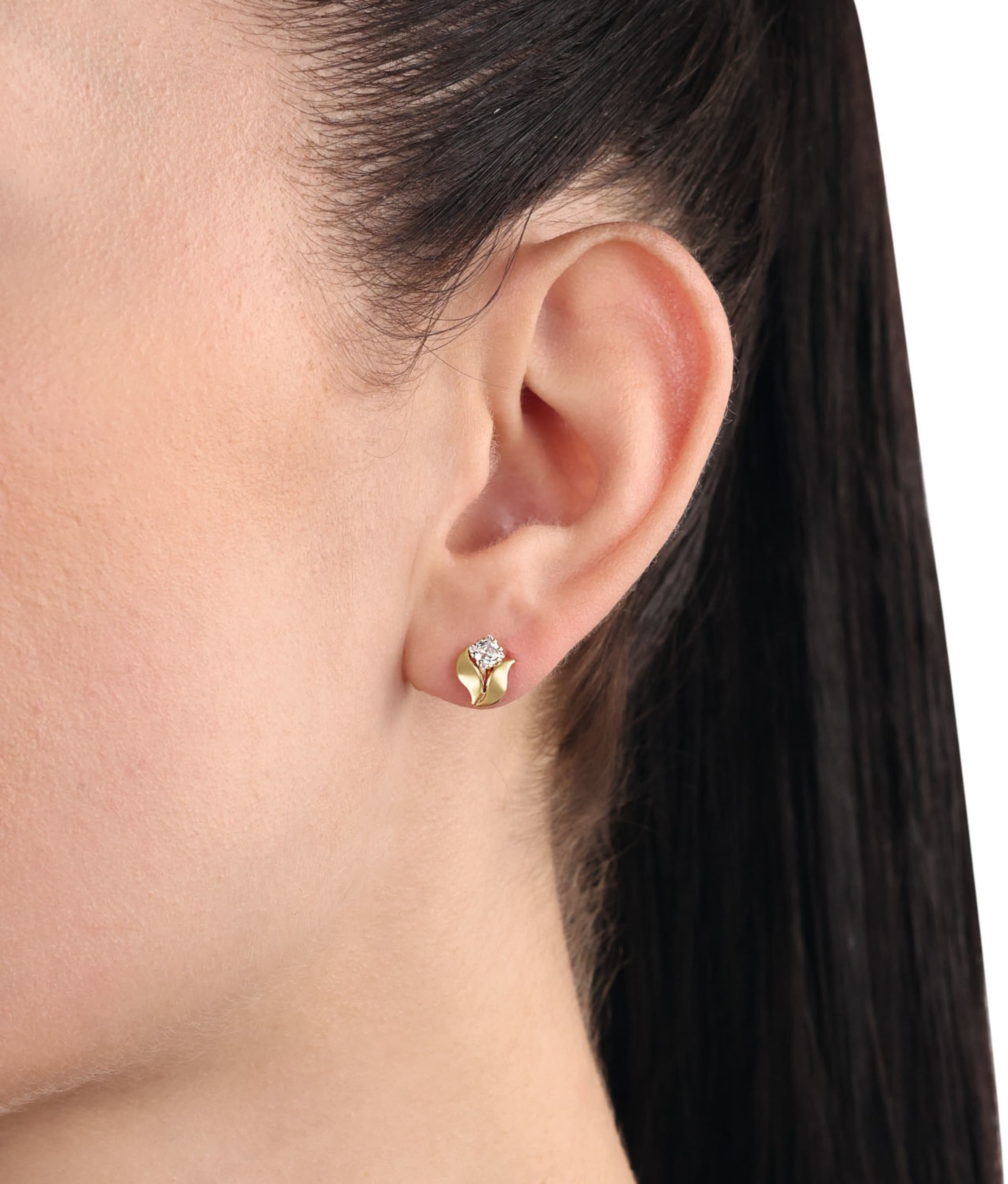 AMOR Earrings in Gold: front