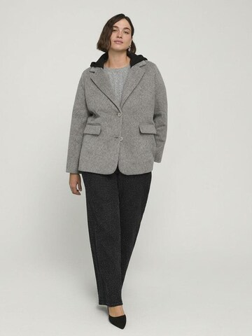 Cappotto invernale di Fiorella Rubino in grigio