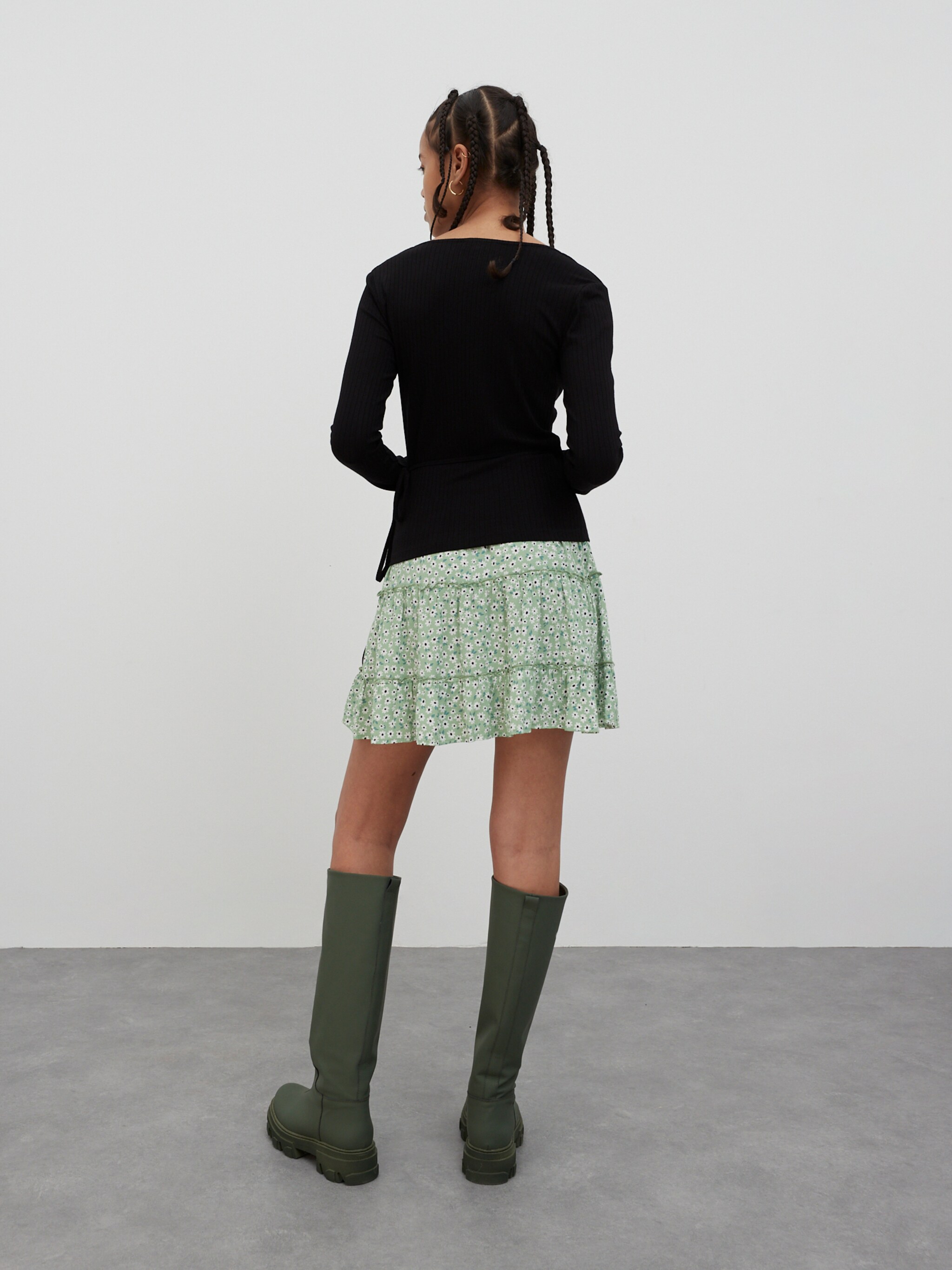 EDITED Produkte Longsleeve 'Odila' schwarz