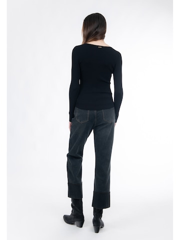 Influencer Svetr – černá