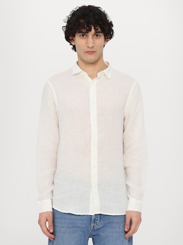 Regular fit Camicia di ARMANI EXCHANGE in bianco: frontale
