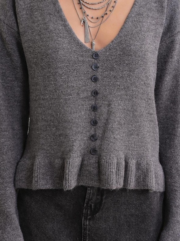 Pullover di MixRay in grigio