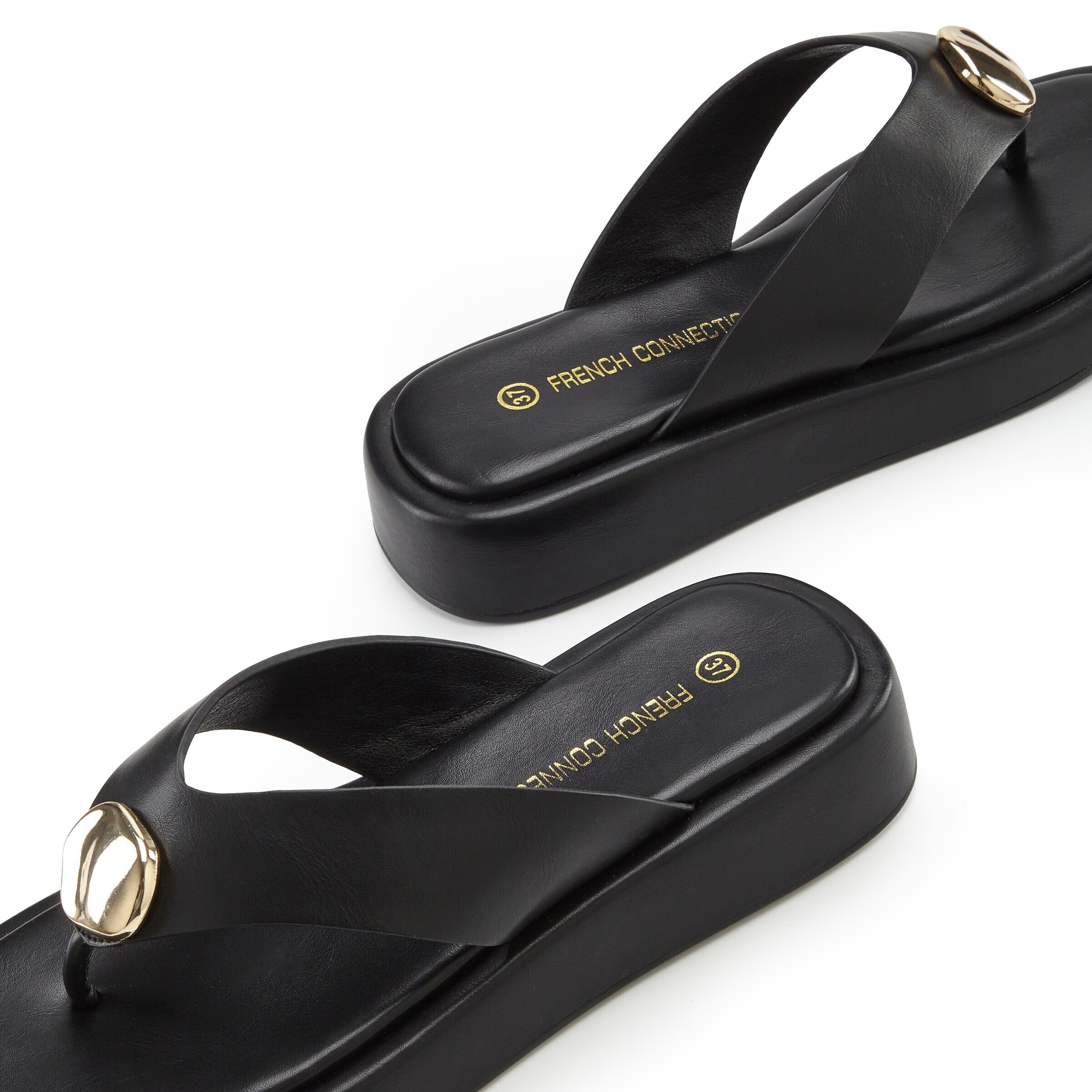 juoda FRENCH CONNECTION Šlepetės per pirštą