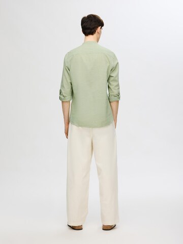 SELECTED Regular fit Button Up Shirt in Green