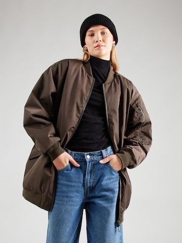 Veste mi-saison 'Nora' Embassy of Bricks and Logs en gris : devant