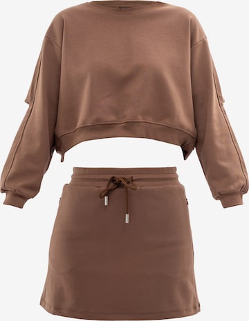 Tenue d'intérieur Tom Barron en marron : devant