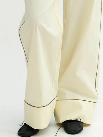 Résumé Normální Kalhoty ' AcaciaRS ' – oranžová