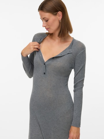 MAMALICIOUS Pletené šaty 'MLOFELIA LIA' - Sivá