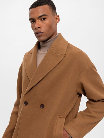 Antioch Between-seasons coat in Beige