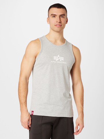 Coupe regular T-Shirt ALPHA INDUSTRIES en gris : devant