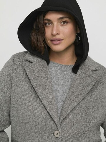 Cappotto invernale di Fiorella Rubino in grigio