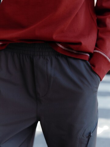 Next Slimfit Kargo hlače | siva barva