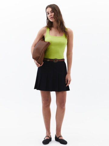 OXXO Top in Green