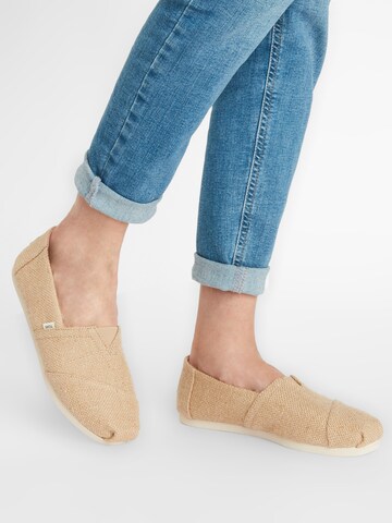 Chaussure basse 'ALPARGATA' TOMS en beige : devant