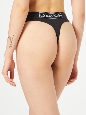 Calvin Klein Underwear - Tanga en negro