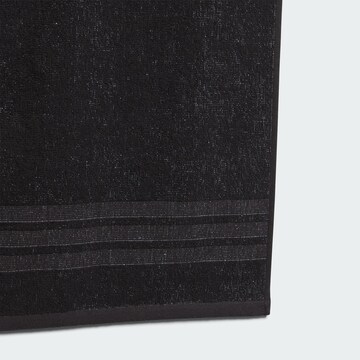 Serviettes 'PERFORMANCE TOWEL' ADIDAS PERFORMANCE en noir