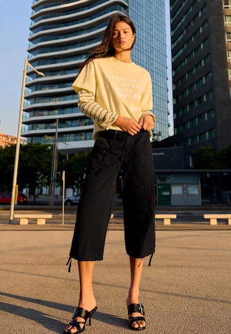Largi Pantaloni de la Bershka pe negru