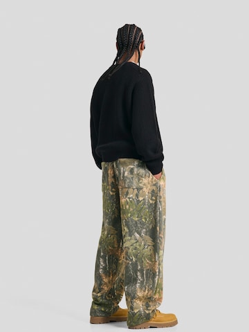Bershka Baggy Панталон в зелено