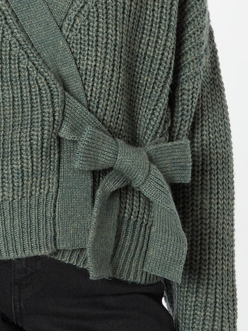 Guido Maria Kretschmer Women Knit cardigan 'Chiara' in Green