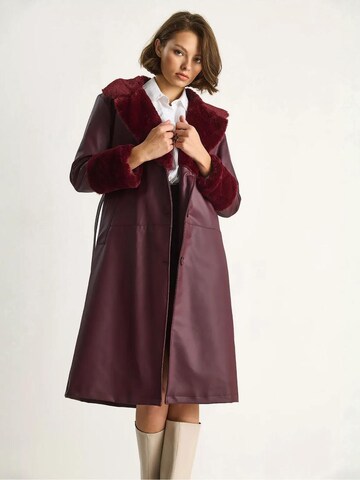 Manteau mi-saison Bianco Lucci en rouge : devant