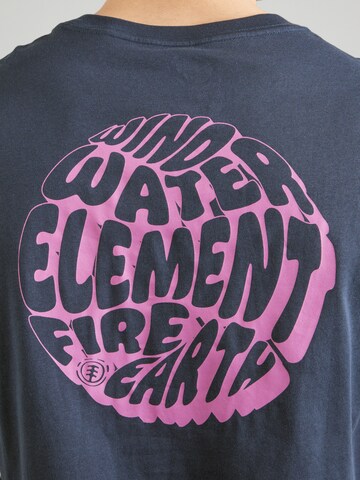 Maglietta 'WIND WATER FIRE EARTH' di ELEMENT in blu