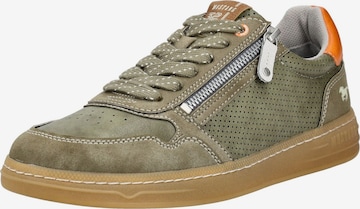 Baskets basses MUSTANG en vert : devant