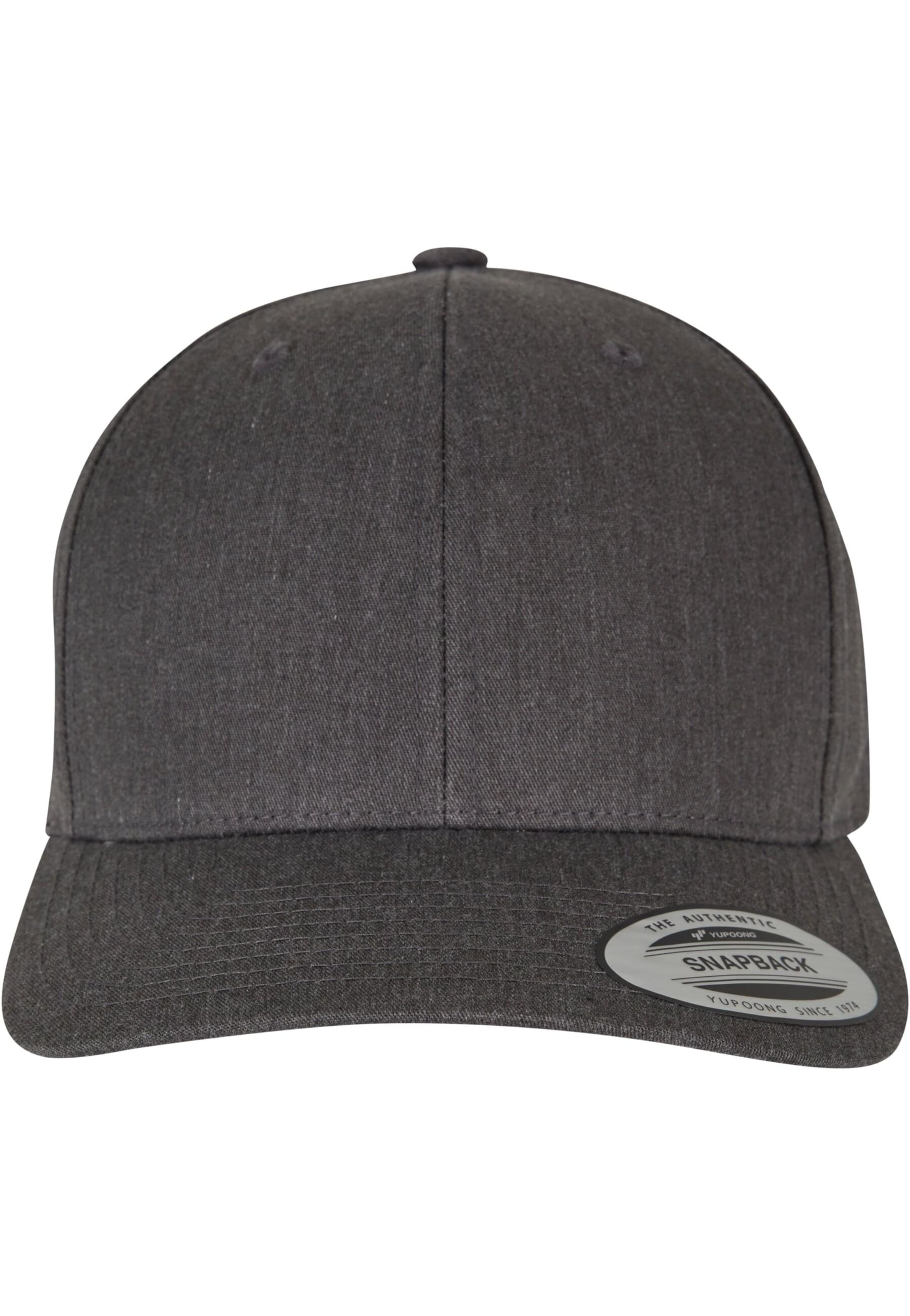Casquette Flexfit en gris : devant