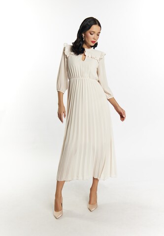 faina Dress in White: front