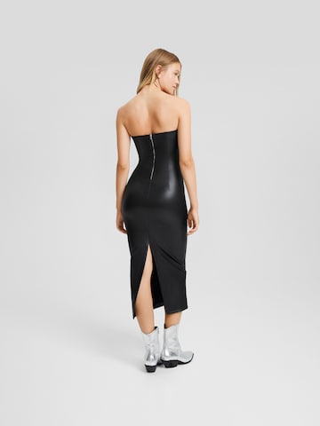 Bershka Kleid in Schwarz