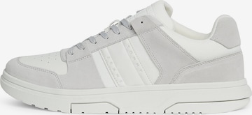 Tommy Jeans Sneakers 'The Brooklyn' in Grey: front