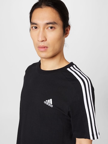 ADIDAS SPORTSWEAR Λειτουργικό μπλουζάκι 'Essentials' σε μαύρο