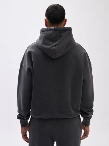 V!BE STUD!OS Sweatshirt in Black