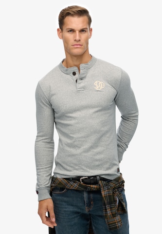 Superdry Shirt 'Vintage Athletic Grandad' in Grijs: voorkant