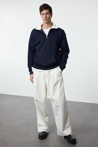 Trendyol Sweatshirt i blå