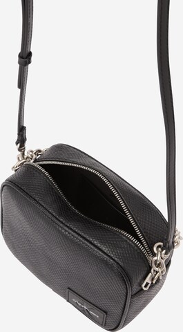 Calvin Klein Jeans Tasche in Schwarz