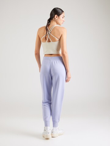 SKECHERS Tapered Sporthose 'RESTFUL' in Lila