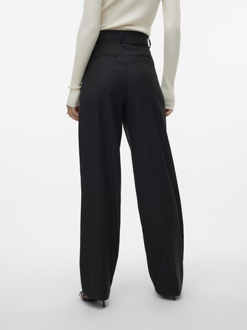 VERO MODA Regular Pleated Pants in Black