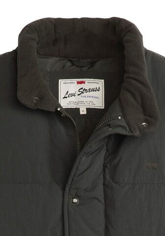 LEVI'S ® Vest in Black